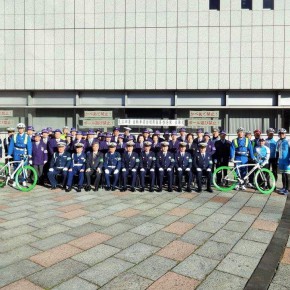 2015年12月4日（金）警視庁の自転車部隊「ビームス」の出陣式に参加、ともにマナーアップ活動を行いました。