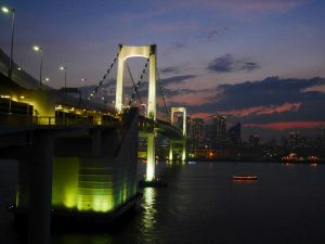 北側遊歩道では、東京タワーを始めとする、東京の夜景を満喫できます。